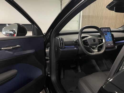 Volvo  EX30 Single Motor Extended Range Plus | Stoel en Stuurwielverwarming | Adaptieve Cruise Control | Harm... ActivLease financial lease