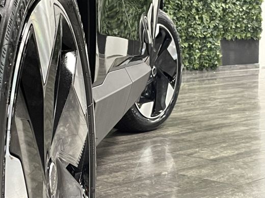 Volvo  EX30 Single Motor Extended Range Plus | Stoel en Stuurwielverwarming | Adaptieve Cruise Control | Harm... ActivLease financial lease