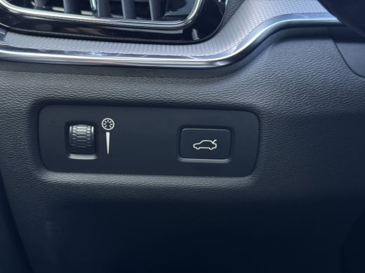 Volvo  V60 2.0 B4 R-Design | Panoramadak | Harman/Kardon | Camera | Pilot Assist | ActivLease financial lease