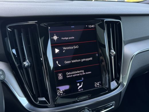 Volvo  V60 2.0 B4 R-Design | Panoramadak | Harman/Kardon | Camera | Pilot Assist | ActivLease financial lease