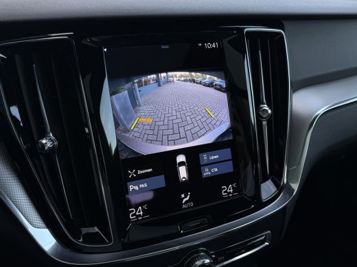 Volvo  V60 2.0 B4 R-Design | Panoramadak | Harman/Kardon | Camera | Pilot Assist | ActivLease financial lease