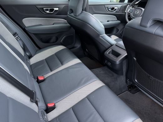 Volvo  V60 2.0 B4 R-Design | Panoramadak | Harman/Kardon | Camera | Pilot Assist | ActivLease financial lease