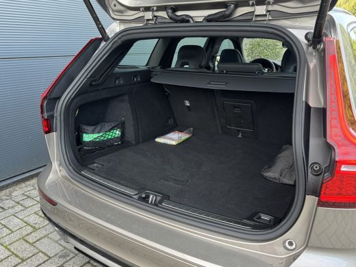 Volvo  V60 2.0 B4 R-Design | Panoramadak | Harman/Kardon | Camera | Pilot Assist | ActivLease financial lease