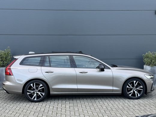 Volvo  V60 2.0 B4 R-Design | Panoramadak | Harman/Kardon | Camera | Pilot Assist | ActivLease financial lease