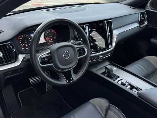 Volvo  V60 2.0 B4 R-Design | Panoramadak | Harman/Kardon | Camera | Pilot Assist | ActivLease financial lease