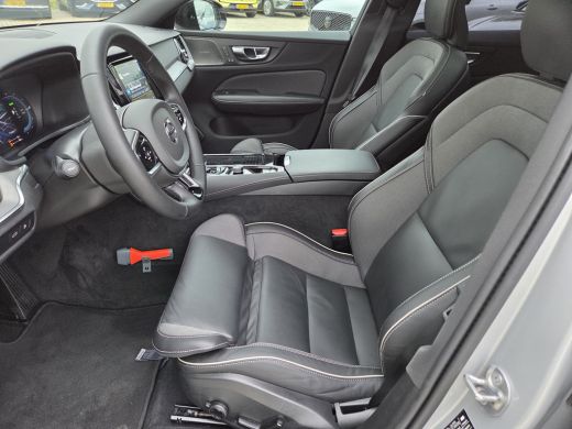Volvo  V60 2.0 T6 Plug-in hybrid AWD Plus Dark ActivLease financial lease