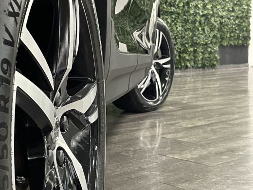 Volvo  XC40 T5 Recharge R-Design | Trekhaak | Harman Kardon | Bestuurdersstoel elektrisch geheugen | Adaptiev... ActivLease financial lease