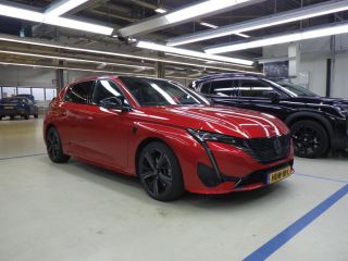 Peugeot 308 1.6 Plug-in Hybrid 180 GT Panoramadak / 360 camera | Achterbank in 3 delen neerklapbaar met skilu...
