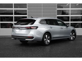 Volkswagen Passat Variant 1.5 eHybrid 204pk Elegance Business | Panoramdak | Dodehoeksensor | 360 Camera | Stoelver...