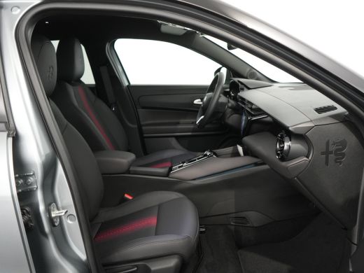 Alfa Romeo Junior Elettrica Speciale 54 kWh 156pk | Vol-Leder | Elektr. Stoelen | Techno Pack | Adaptive Cruise | L... ActivLease financial lease