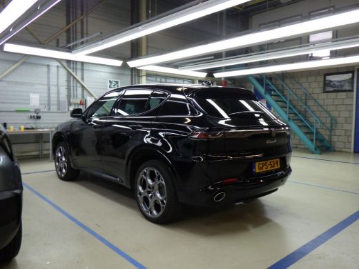 Alfa Romeo Tonale PHEV Veloce+ 280pk | Schuif-/Kanteldak | Vol-Leder | 20" | Premium Pack | Technology Pack | ActivLease financial lease