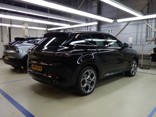 Alfa Romeo Tonale PHEV Veloce+ 280pk | Schuif-/Kanteldak | Vol-Leder | 20" | Premium Pack | Technology Pack | ActivLease financial lease