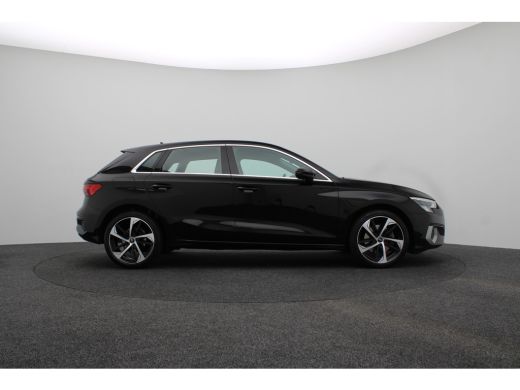 Audi A3 Sportback 30 TFSI Business edition | Aluminium delen exterieur | Apple Carplay/Android Auto|telef... ActivLease financial lease