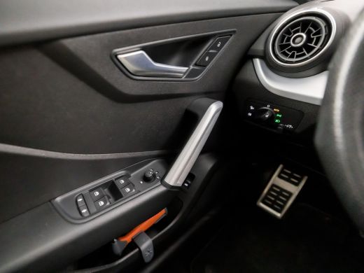 Audi Q2 35 TFSI S-Line Sport 150Pk Automaat (SCHUIFDAK, VIRTUAL COCKPIT, GROOT NAVI, ADAPTIVE CRUISE, STO... ActivLease financial lease
