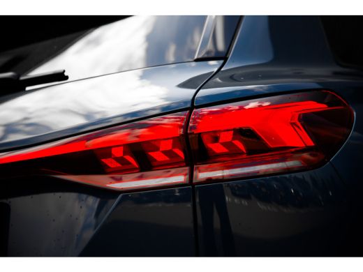 Audi Q6 e-tron S edition 100 kWh | Luchtvering | Panoramdak | 21" | ACC | ActivLease financial lease