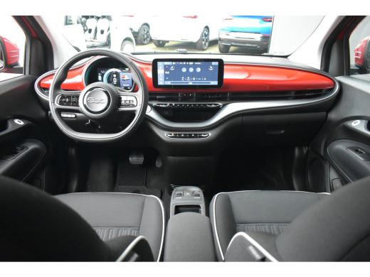 Fiat 500e 42kWh 3 Fase | Comfort + Style Pack | Navigatie | Stoelverwarming | Dodehoek-Detectie | Achteruit... ActivLease financial lease
