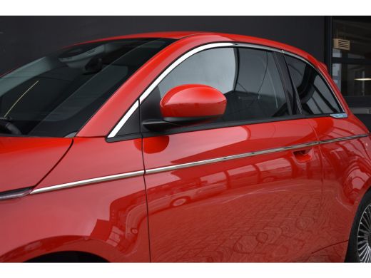 Fiat 500e 42kWh 3 Fase | Comfort + Style Pack | Navigatie | Stoelverwarming | Dodehoek-Detectie | Achteruit... ActivLease financial lease