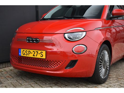 Fiat 500e 42kWh 3 Fase | Comfort + Style Pack | Navigatie | Stoelverwarming | Dodehoek-Detectie | Achteruit... ActivLease financial lease