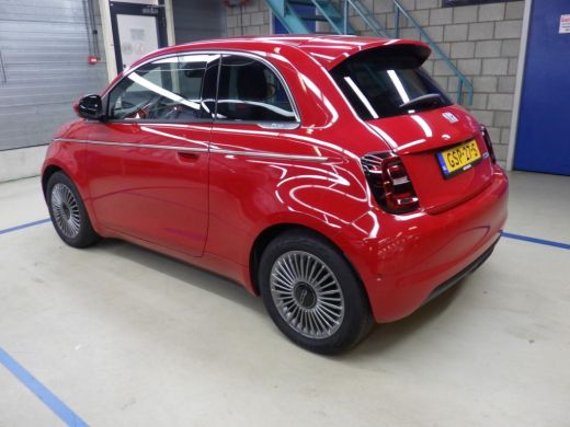 Fiat 500e 42kWh 3 Fase | Comfort + Style Pack | Navigatie | Stoelverwarming | Dodehoek-Detectie | Achteruit... ActivLease financial lease