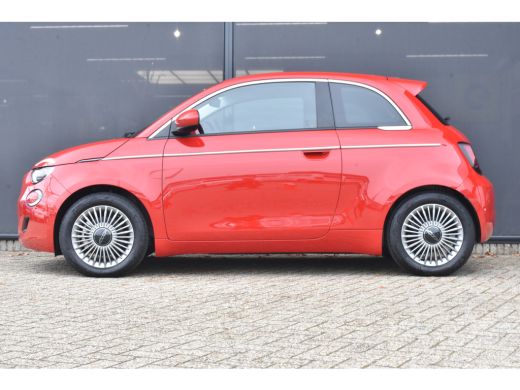 Fiat 500e 42kWh 3 Fase | Comfort + Style Pack | Navigatie | Stoelverwarming | Dodehoek-Detectie | Achteruit... ActivLease financial lease