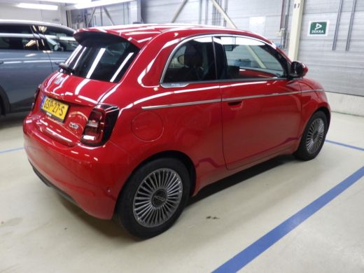 Fiat 500e 42kWh 3 Fase | Comfort + Style Pack | Navigatie | Stoelverwarming | Dodehoek-Detectie | Achteruit... ActivLease financial lease