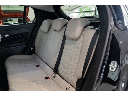 Fiat 600 1.2 Hybrid La Prima | Stoelverwarming | Camera | Navigatie | Parkeersensoren | Climate Controle |... ActivLease financial lease