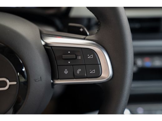 Fiat 600 1.2 Hybrid La Prima | Stoelverwarming | Camera | Navigatie | Parkeersensoren | Climate Controle |... ActivLease financial lease
