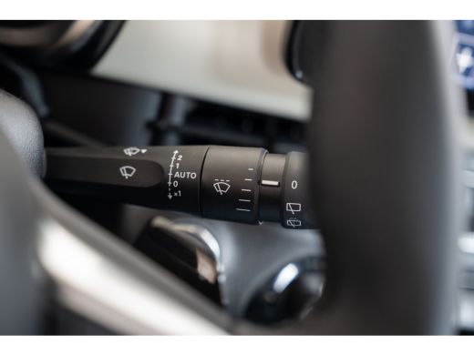 Fiat 600 1.2 Hybrid La Prima | Stoelverwarming | Camera | Navigatie | Parkeersensoren | Climate Controle |... ActivLease financial lease