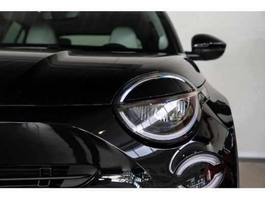 Fiat 600 1.2 Hybrid La Prima | Stoelverwarming | Camera | Navigatie | Parkeersensoren | Climate Controle |... ActivLease financial lease