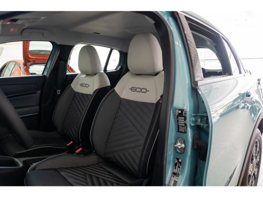 Fiat 600 1.2 Hybrid Urban | Camera | Apple Carplay & Android Auto | Parkeersensoren | Climate Controle | K... ActivLease financial lease