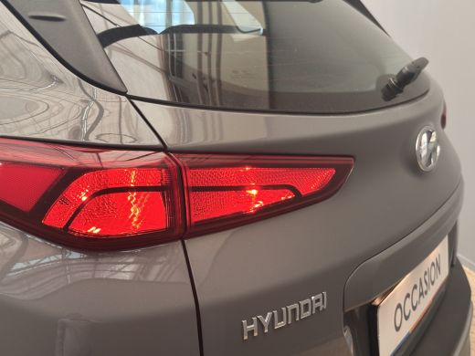 Hyundai Kona 1.0 T-GDI Stuur/Stoelverwarming | Carplay | Parkeersensoren | Camera | Digitaal Dashboard | 16" L... ActivLease financial lease