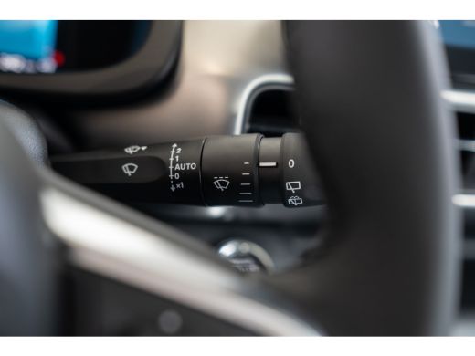 Jeep Avenger Summit 54 kWh | Warmtepomp | Elektrische Achterklep | Camera | Winter pack | Keyless | Climate Co... ActivLease financial lease