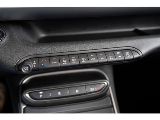 Jeep Avenger Summit 54 kWh | Warmtepomp | Elektrische Achterklep | Camera | Winter pack | Keyless | Climate Co... ActivLease financial lease