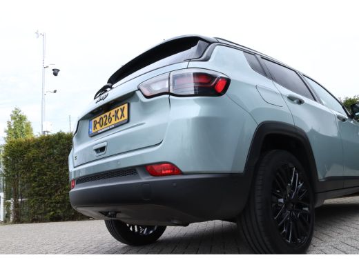 Jeep Compass 1.5T e-Hybrid Upland | Airco (automatisch) | Lichtmetalen velgen 19" | Navigatiesysteem full map ActivLease financial lease