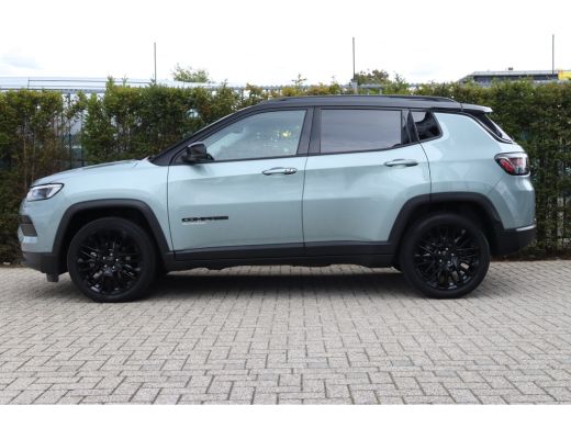 Jeep Compass 1.5T e-Hybrid Upland | Airco (automatisch) | Lichtmetalen velgen 19" | Navigatiesysteem full map ActivLease financial lease