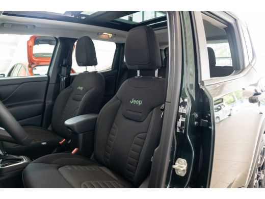 Jeep Renegade 4xe 240 Plug-in Hybrid Electric The North Star | Panoramadak | Stoelverwarming | Camera | Climate... ActivLease financial lease