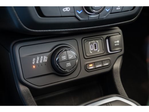 Jeep Renegade 4xe 240 Plug-in Hybrid Electric The North Star | Panoramadak | Stoelverwarming | Camera | Climate... ActivLease financial lease