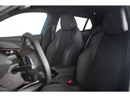 Peugeot 2008 1.2 Turbo 130-PK GT EAT8 AUTOMAAT | 360' GRADEN CAMERA | NAVI | DRAADLOZE CARPLAY | WINTER PAKKET... ActivLease financial lease