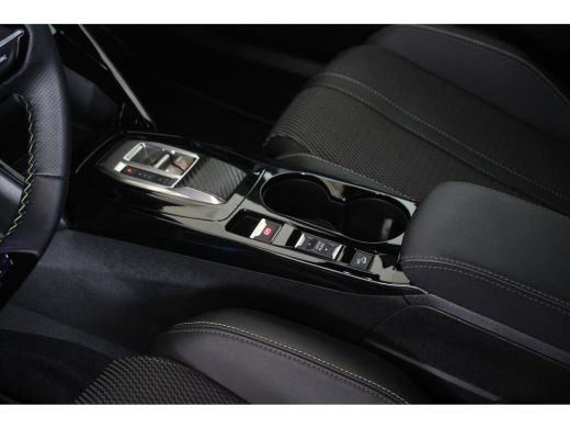 Peugeot 2008 1.2 Turbo 130-PK GT EAT8 AUTOMAAT | 360' GRADEN CAMERA | NAVI | DRAADLOZE CARPLAY | WINTER PAKKET... ActivLease financial lease