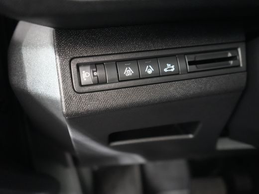 Peugeot 3008 1.2 PureTech Allure Pack Business | Achterbank in delen neerklapbaar | Achteruitrijcamera | Apple... ActivLease financial lease