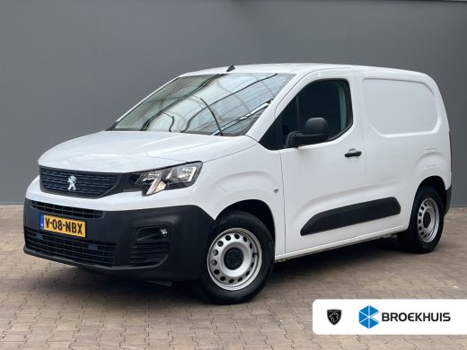Peugeot Partner 136 L1 50 kWh Groot Scherm | Carplay | Parkeersensoren Achter | Airco | Cruise | Zitplaatsen voor... Peugeot Partner 136 L1 50 kWh Groot Scherm | Carplay | Parkeersensoren Achter | Airco | Cruise | Zitplaatsen voor...