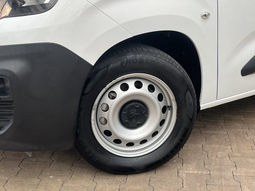 Peugeot Partner 136 L1 50 kWh Groot Scherm | Carplay | Parkeersensoren Achter | Airco | Cruise | Zitplaatsen voor... ActivLease financial lease