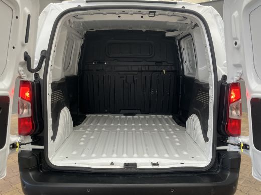 Peugeot Partner 136 L1 50 kWh Groot Scherm | Carplay | Parkeersensoren Achter | Airco | Cruise | Zitplaatsen voor... ActivLease financial lease