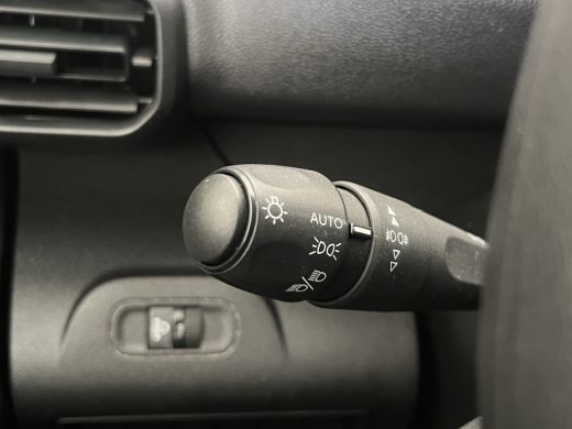 Peugeot Partner 136 L1 50 kWh Groot Scherm | Carplay | Parkeersensoren Achter | Airco | Cruise | Zitplaatsen voor... ActivLease financial lease