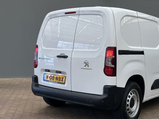 Peugeot Partner 136 L1 50 kWh Groot Scherm | Carplay | Parkeersensoren Achter | Airco | Cruise | Zitplaatsen voor... ActivLease financial lease