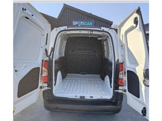 Peugeot Partner 136 L1 50 kWh Groot Scherm | Carplay | Parkeersensoren Achter | Airco | Cruise | Zitplaatsen voor... ActivLease financial lease