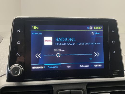 Peugeot Partner 136 L1 50 kWh Groot Scherm | Carplay | Parkeersensoren Achter | Airco | Cruise | Zitplaatsen voor... ActivLease financial lease