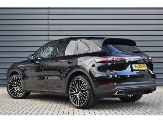 Porsche Cayenne 3.0 E-Hybrid 462pk | Panoramadak | Sport Chrono | 22'' RS Spyder Design | PASM | Orig. NL | ActivLease financial lease
