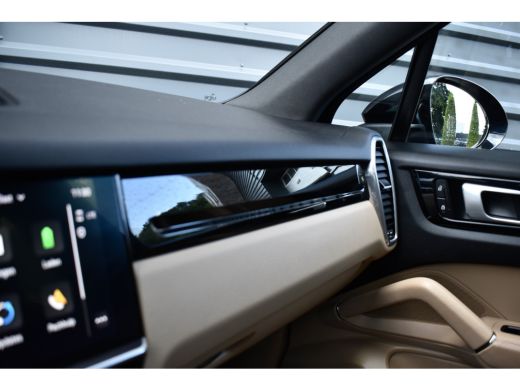 Porsche Cayenne 3.0 E-Hybrid 462pk | Panoramadak | Sport Chrono | 22'' RS Spyder Design | PASM | Orig. NL | ActivLease financial lease