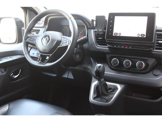 Renault Trafic L2 2.0 dCi 150 PK DUBBELE CABINE AUTOMAAT LEDER | ALARM | TV IN HOOFDSTEUNEN | CAMERA | GESTOFEER... ActivLease financial lease